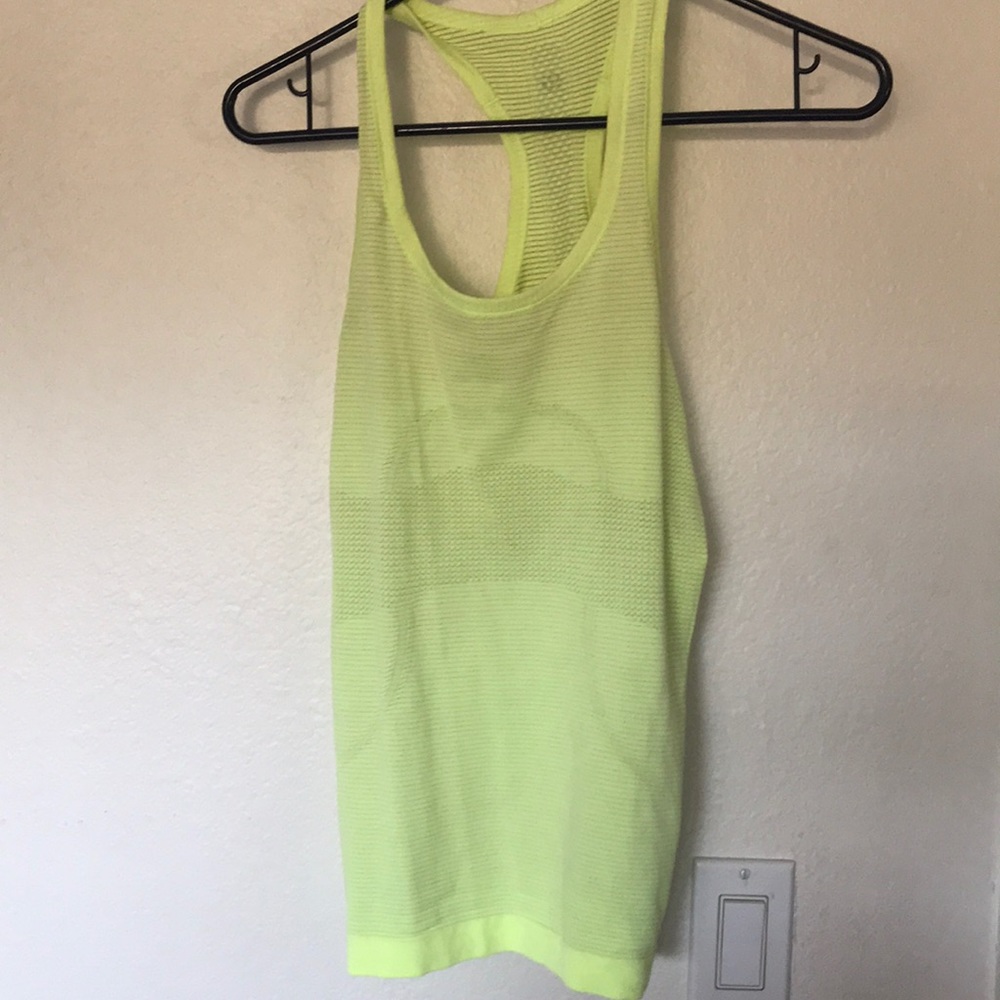 Lululemon run swiftly